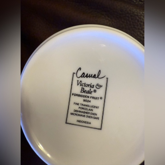 Victoria & Beale Forbidden Fruit Creamer 9024 Porcelain Colorful Porcelain Fine - Picture 9 of 13